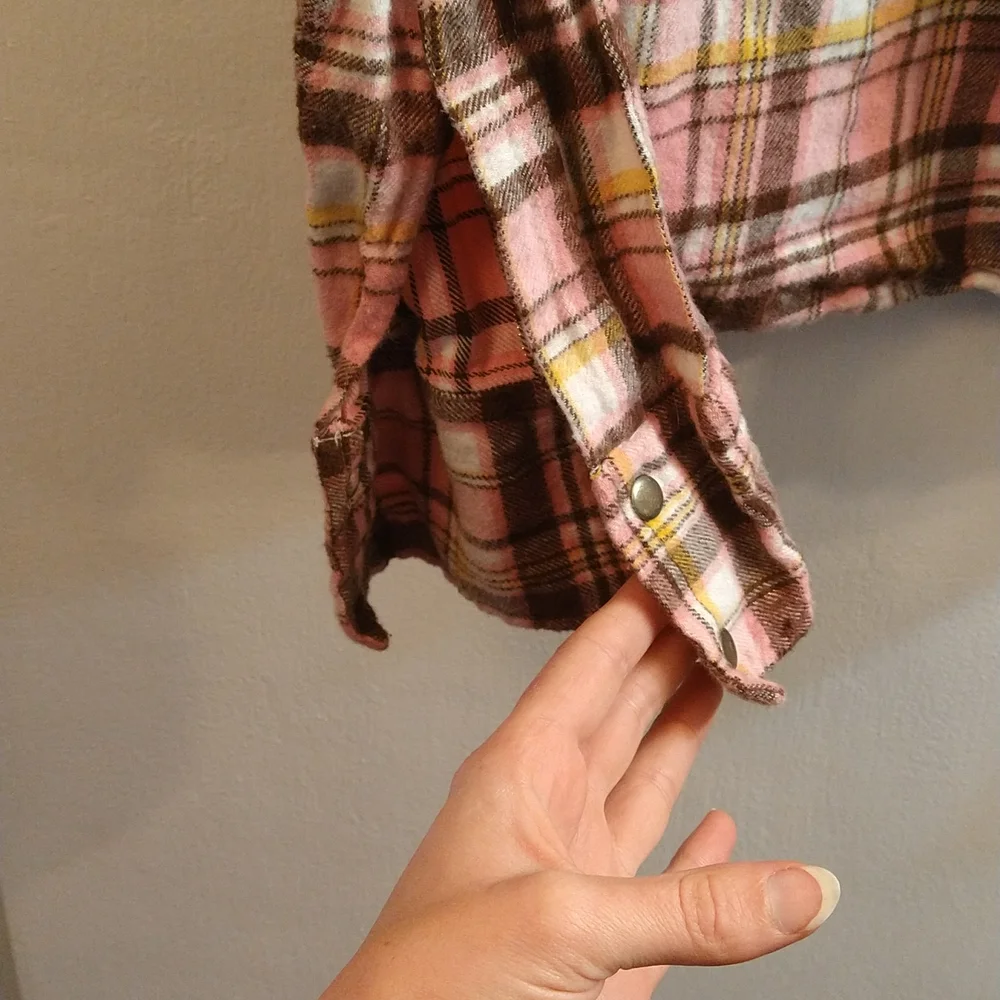 Pink plaid shirt - Picture 3 of 5